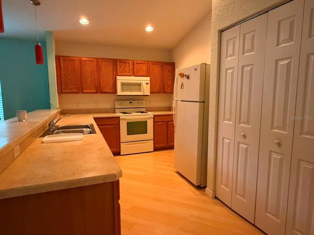 4921 NE 123RD LANE, Oxford, FL 34484