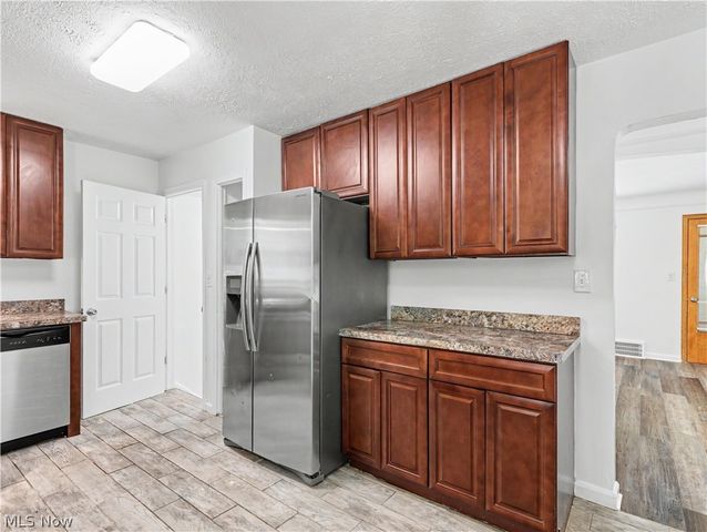 294 E 264th Street, Euclid, OH 44132