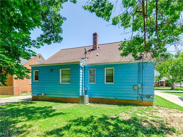 294 E 264th Street, Euclid, OH 44132