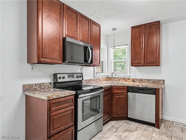 294 E 264th Street, Euclid, OH 44132