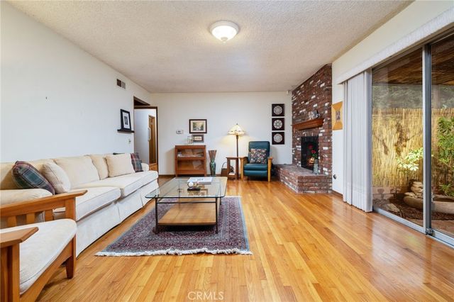 549 California, Claremont, CA 91711