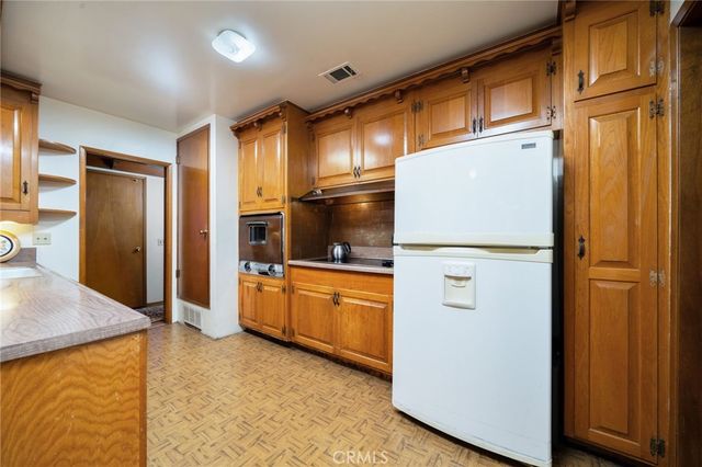 549 California, Claremont, CA 91711