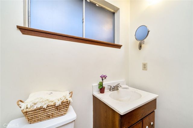 549 California, Claremont, CA 91711