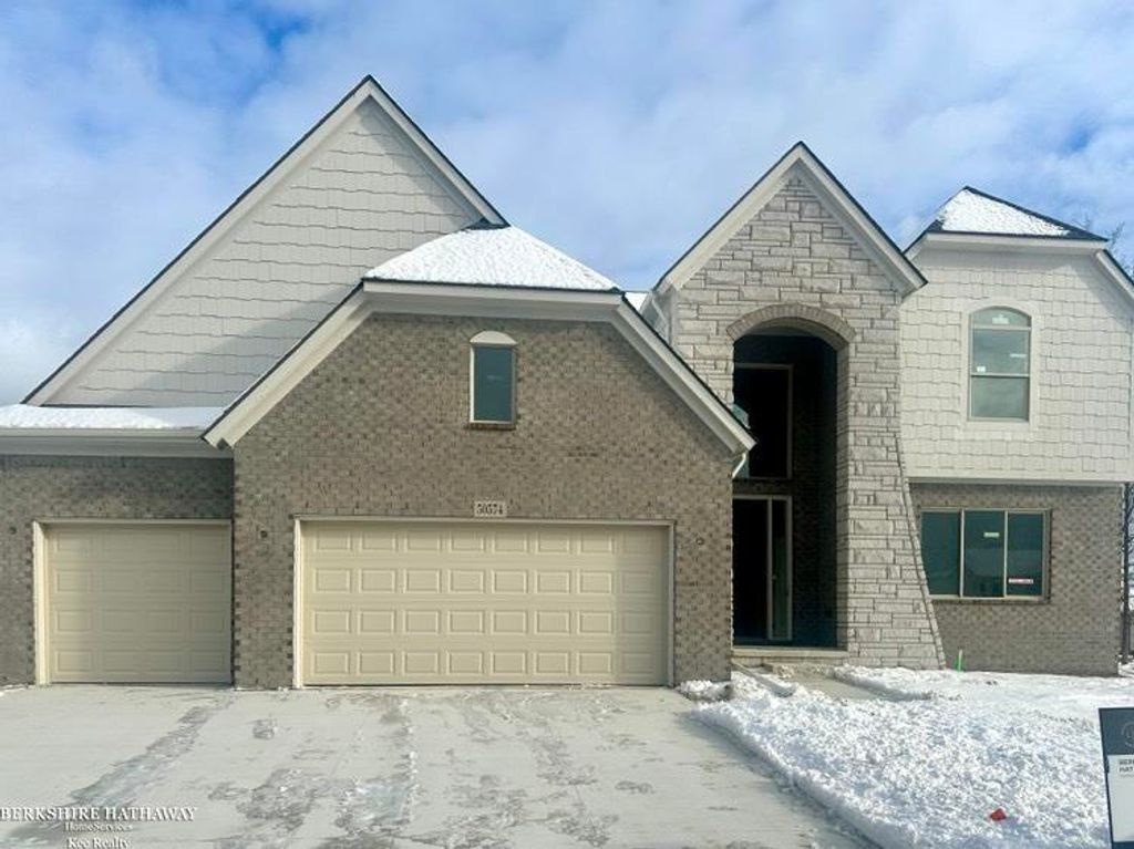 50574 Mistwood Drive, Macomb Twp, MI 48042