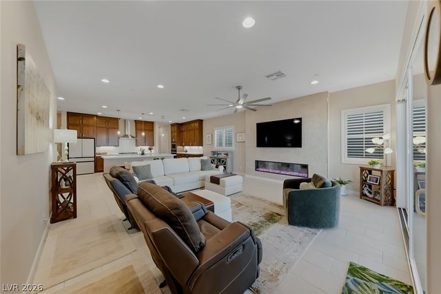 108 Amalfi Coast Way, Henderson, NV 89011