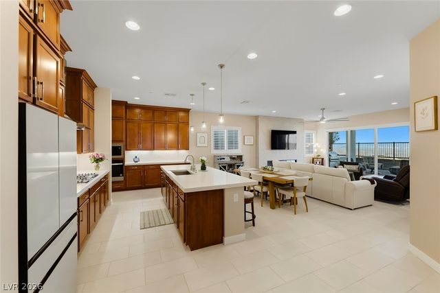 108 Amalfi Coast Way, Henderson, NV 89011