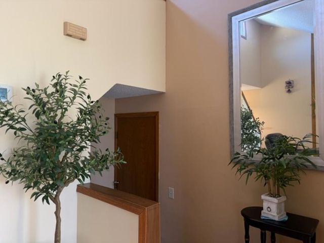 339 N Parkdale Ct, Wichita, KS 67212