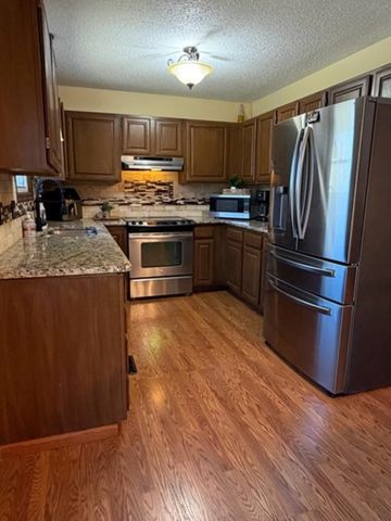 339 N Parkdale Ct, Wichita, KS 67212