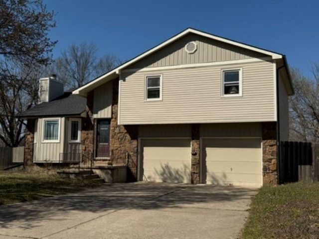 339 N Parkdale Ct, Wichita, KS 67212