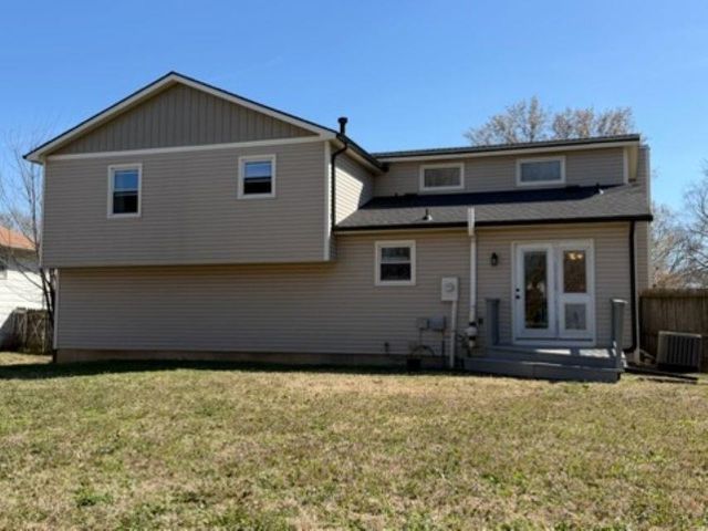 339 N Parkdale Ct, Wichita, KS 67212