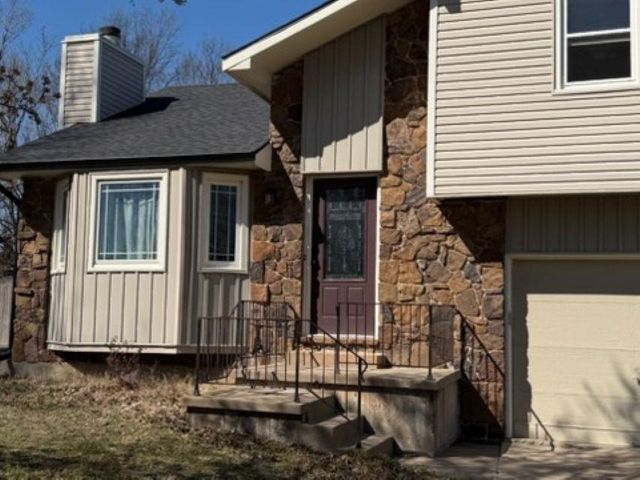 339 N Parkdale Ct, Wichita, KS 67212