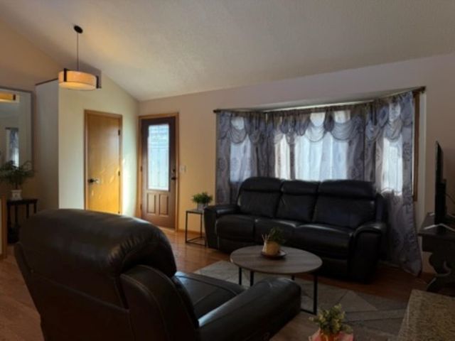 339 N Parkdale Ct, Wichita, KS 67212