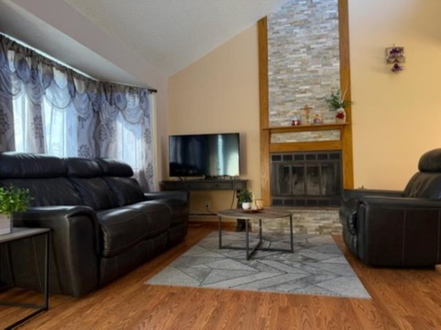 339 N Parkdale Ct, Wichita, KS 67212