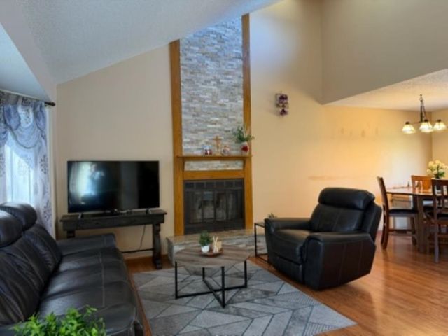 339 N Parkdale Ct, Wichita, KS 67212