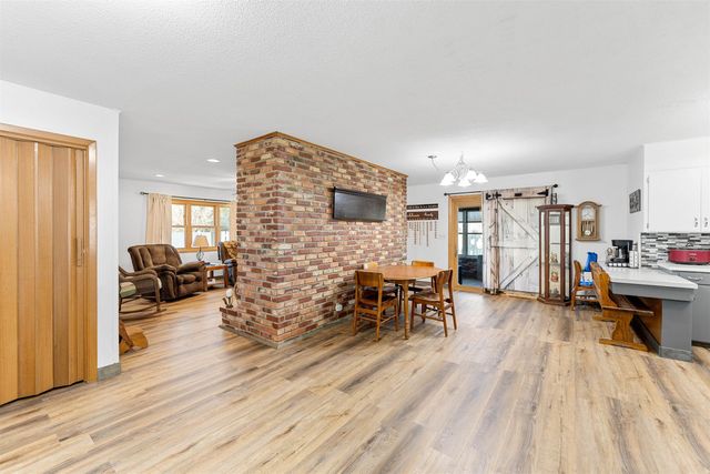 202 S Cherry St, Lindsborg, KS 67456