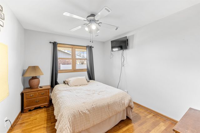 202 S Cherry St, Lindsborg, KS 67456