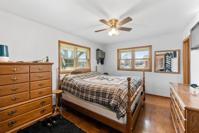 202 S Cherry St, Lindsborg, KS 67456