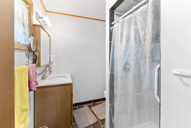 202 S Cherry St, Lindsborg, KS 67456