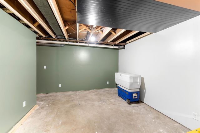 202 S Cherry St, Lindsborg, KS 67456