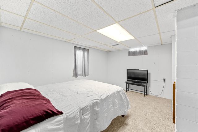 202 S Cherry St, Lindsborg, KS 67456