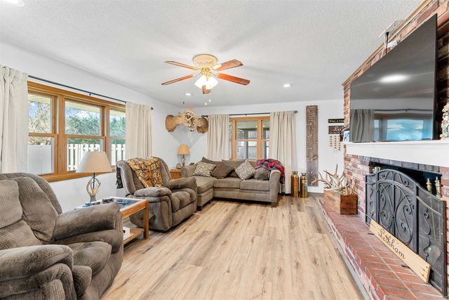 202 S Cherry St, Lindsborg, KS 67456