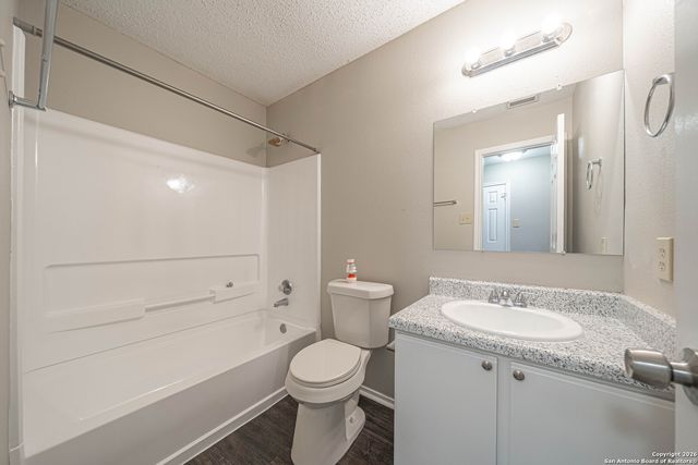 9546 Bending Crest, San Antonio, TX 78239