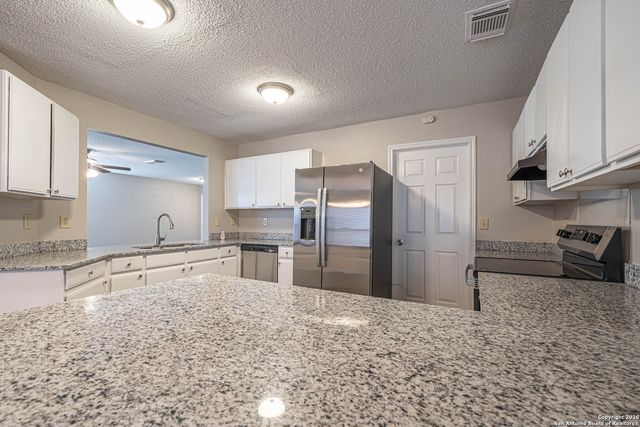 9546 Bending Crest, San Antonio, TX 78239