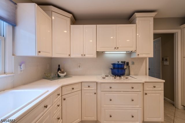 6 Burlington Ln, East Brunswick Twp., NJ 08816