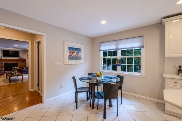 6 Burlington Ln, East Brunswick Twp., NJ 08816