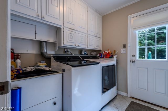 6 Burlington Ln, East Brunswick Twp., NJ 08816