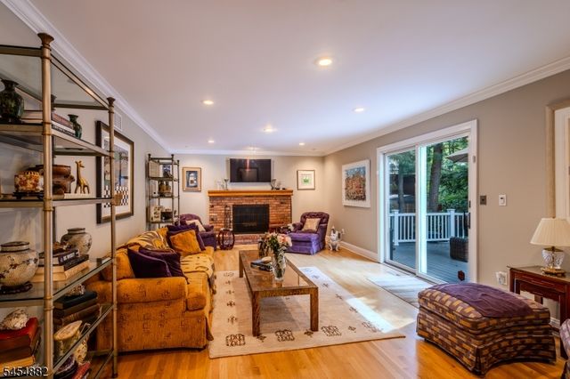 6 Burlington Ln, East Brunswick Twp., NJ 08816
