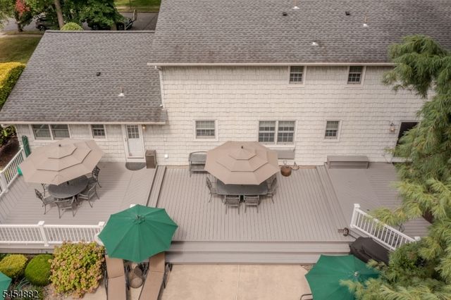 6 Burlington Ln, East Brunswick Twp., NJ 08816