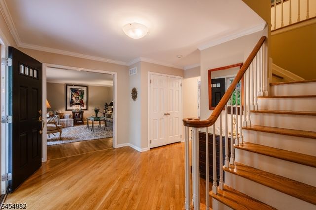 6 Burlington Ln, East Brunswick Twp., NJ 08816