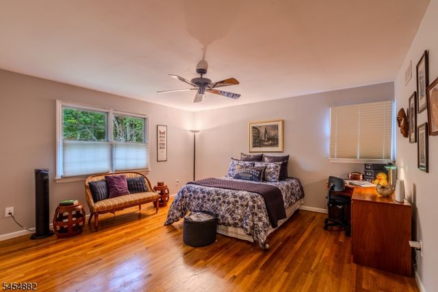 6 Burlington Ln, East Brunswick Twp., NJ 08816