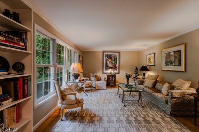 6 Burlington Ln, East Brunswick Twp., NJ 08816