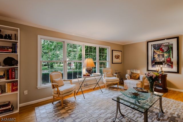 6 Burlington Ln, East Brunswick Twp., NJ 08816