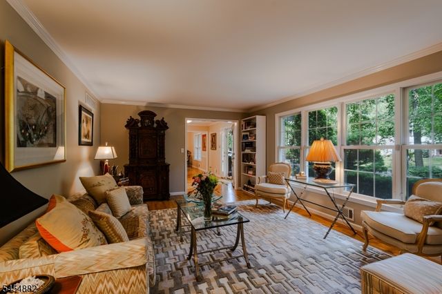 6 Burlington Ln, East Brunswick Twp., NJ 08816