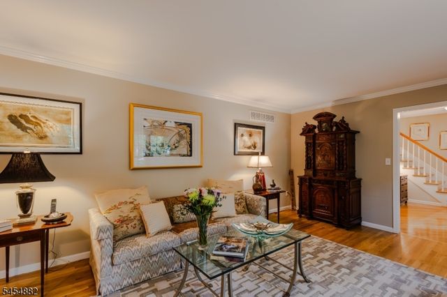 6 Burlington Ln, East Brunswick Twp., NJ 08816