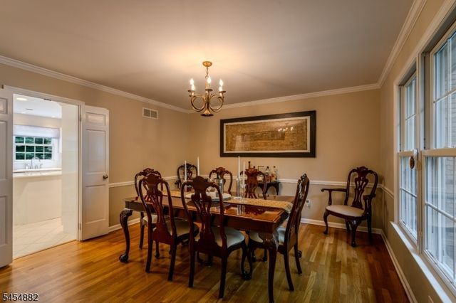 6 Burlington Ln, East Brunswick Twp., NJ 08816