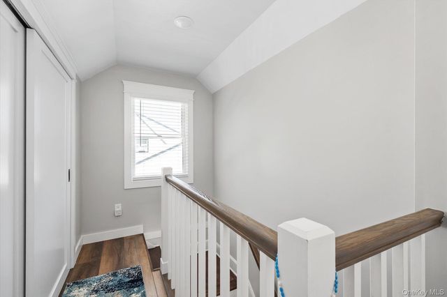 36 Iroquois Place, Farmingdale, NY 11735