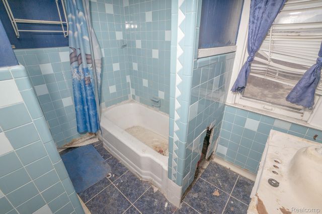 4336 Larchmont Street, Detroit, MI 48204