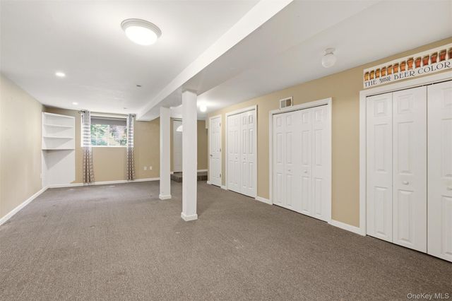 300 McKinley Terrace, Centerport, NY 11721