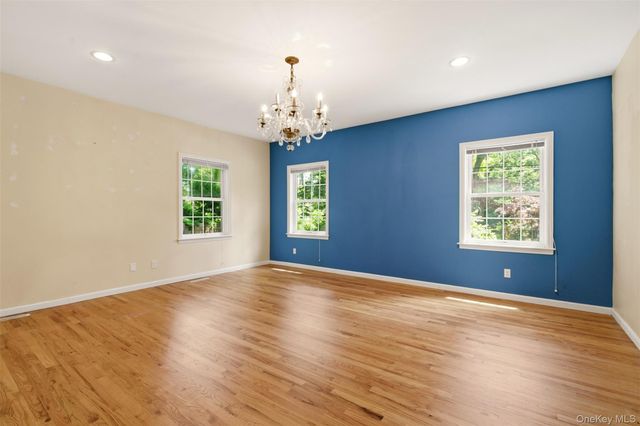 300 McKinley Terrace, Centerport, NY 11721