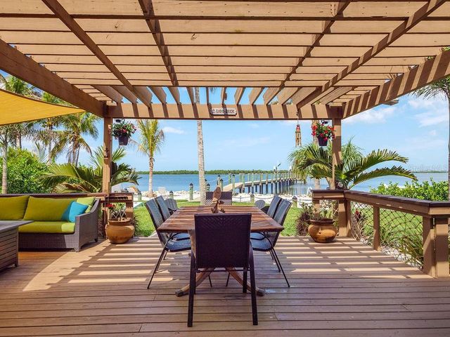 3 MICHIANA PLACE, Terra Ceia, FL 34250