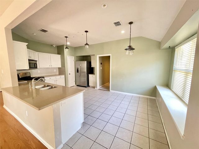 7008 Auckland DR, Austin, TX 78749