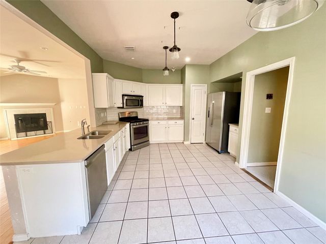 7008 Auckland DR, Austin, TX 78749