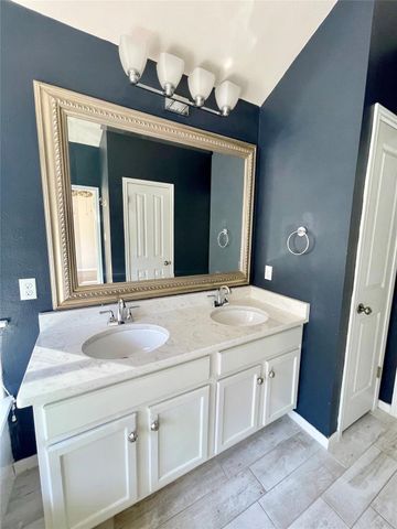 7008 Auckland DR, Austin, TX 78749