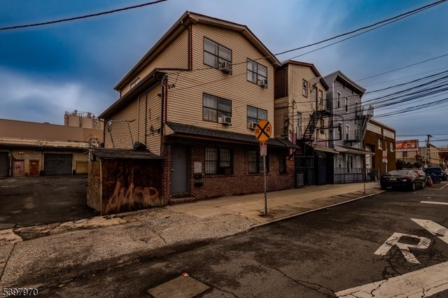 550 Ferry St, Newark City, NJ 07105