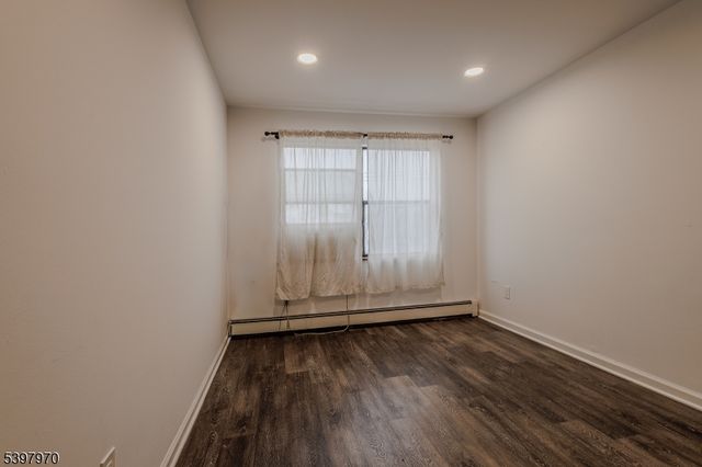 550 Ferry St, Newark City, NJ 07105