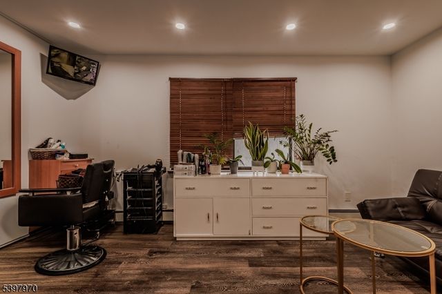 550 Ferry St, Newark City, NJ 07105